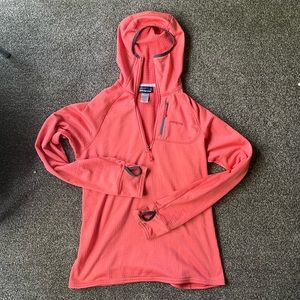 Patagonia R1 Hoody • size M